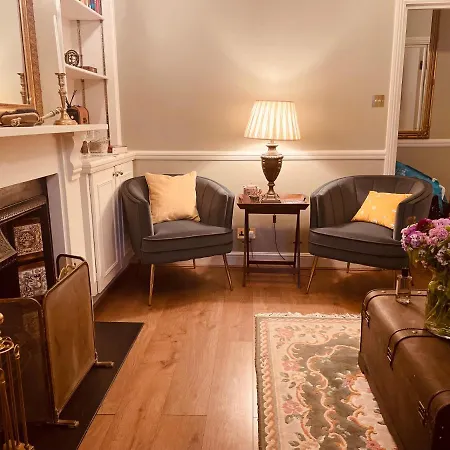 Homely 2 Levels Flat W Private Garden Londres Extérieur photo